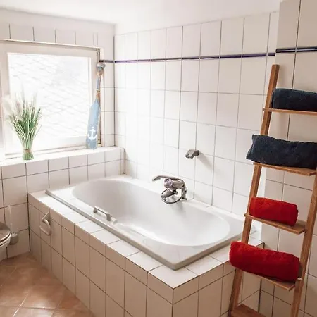 Ferienhaus-leutesdorf Rheinzeit 614 Schones Haus Direkt Am Rhein Casa de Férias *